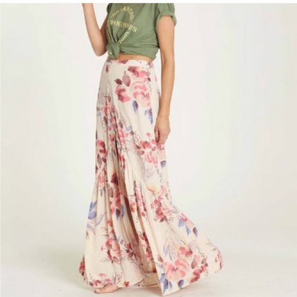 Billabong Dresses & Skirts - Billabong star lit star floral button down maxi skirt beachy